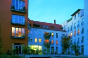 AHR11